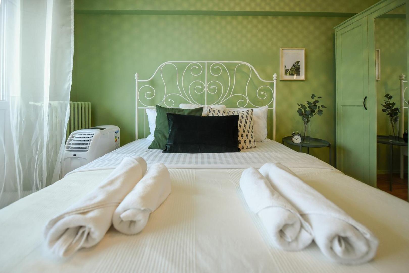 Chic Accommodation With Breathtaking Views Over Calea Victoriei - Your Central Heaven Bucureşti Exterior foto