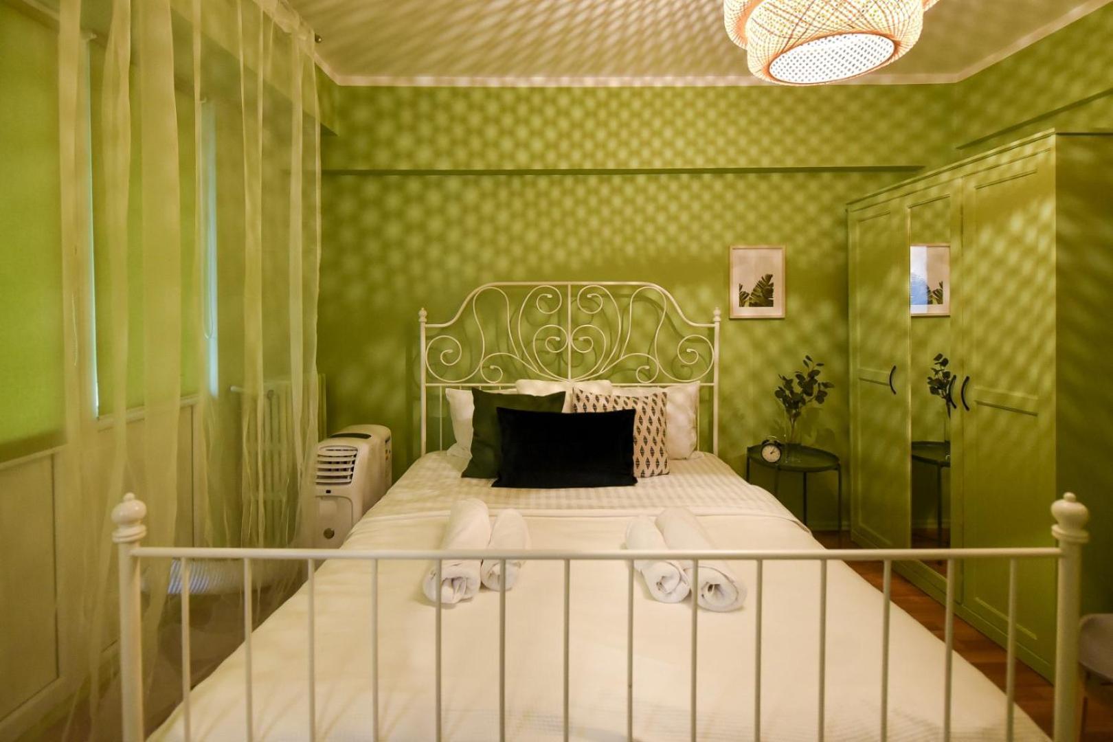 Chic Accommodation With Breathtaking Views Over Calea Victoriei - Your Central Heaven Bucureşti Cameră foto
