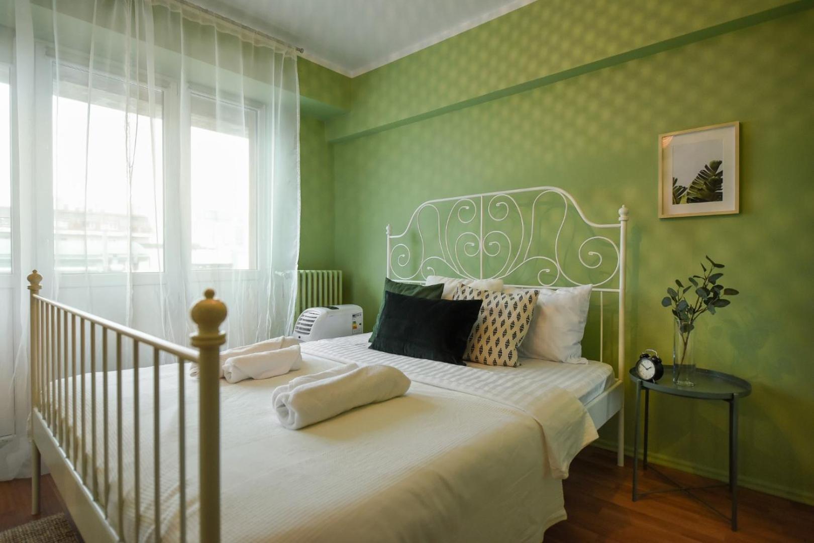 Chic Accommodation With Breathtaking Views Over Calea Victoriei - Your Central Heaven Bucureşti Cameră foto