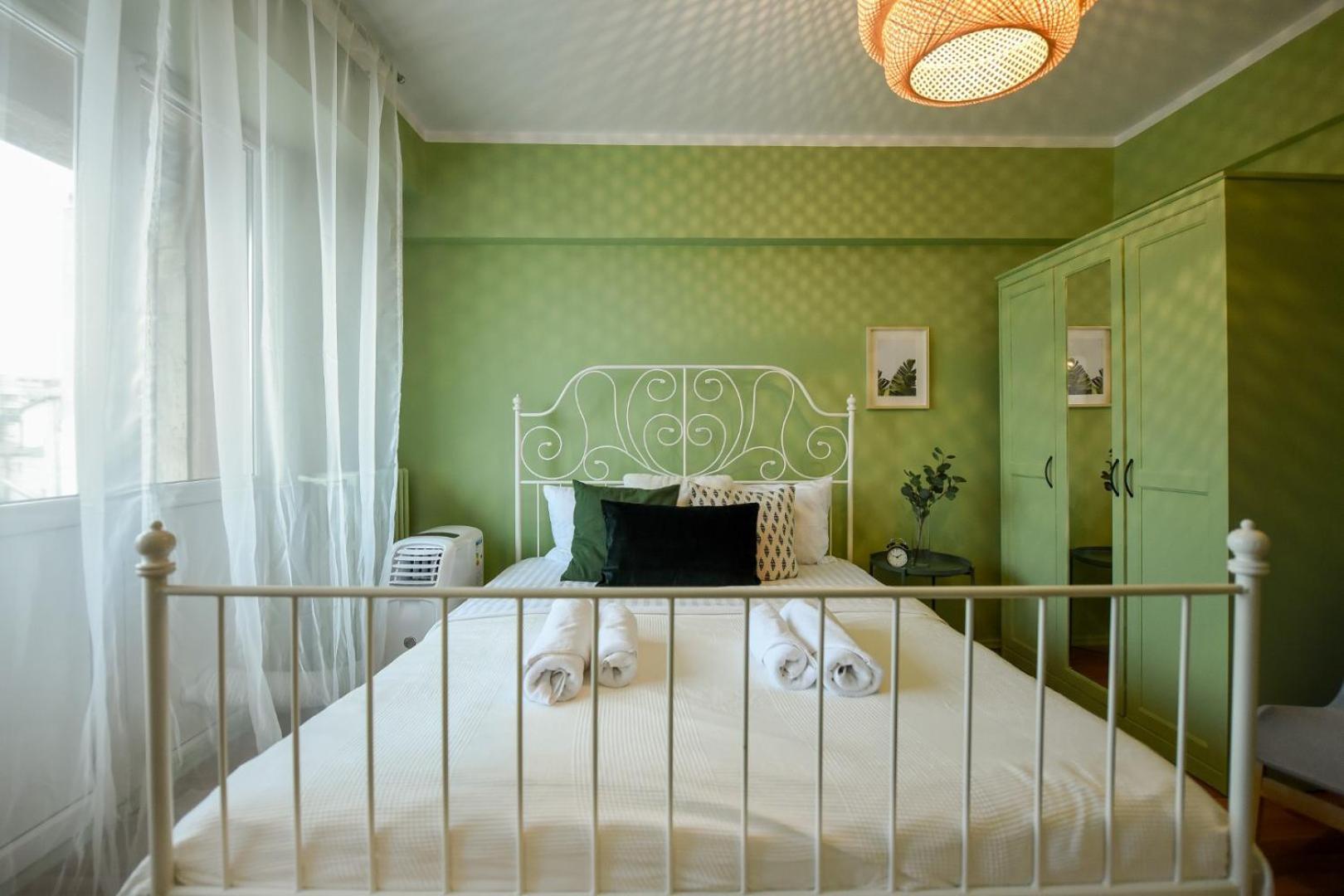 Chic Accommodation With Breathtaking Views Over Calea Victoriei - Your Central Heaven Bucureşti Cameră foto